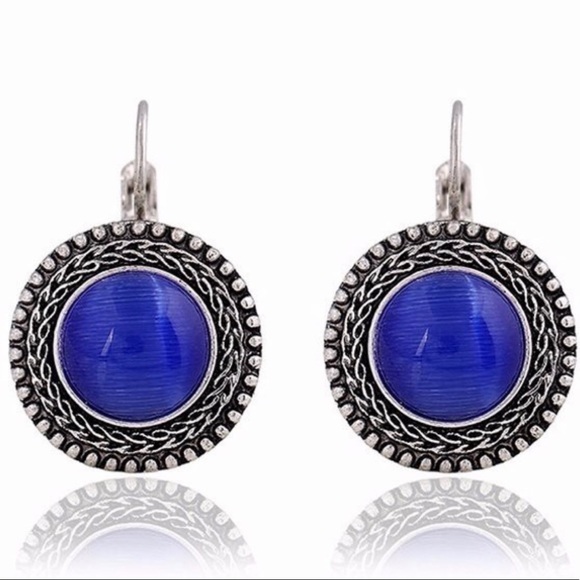 Antiqued Silver Tone Blue Cat Eye Earrings - Picture 2 of 5